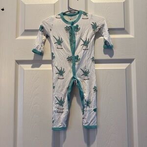 Kyte Baby long sleeve snap romper. 0-3 months